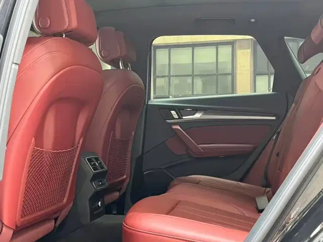 Audi Q5L — Фото автомобиля 10