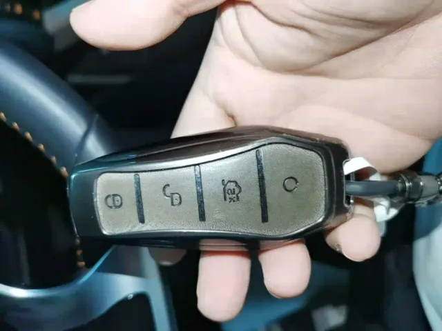 BYD Yuan PLUS — Фото автомобиля 8