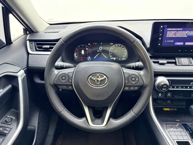 Toyota RAV4 — Фото автомобиля 16