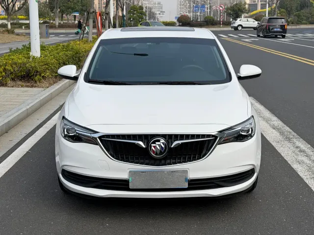 Buick Excelle — Фото автомобиля 2