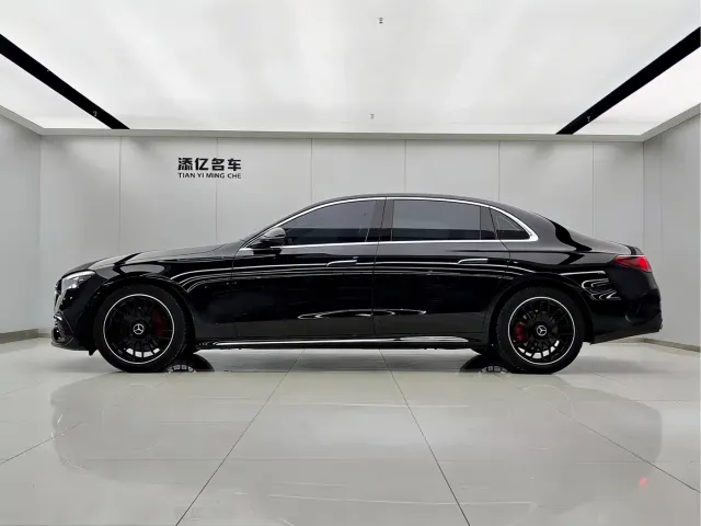 Mercedes-Benz E-Class — Фото автомобиля 4