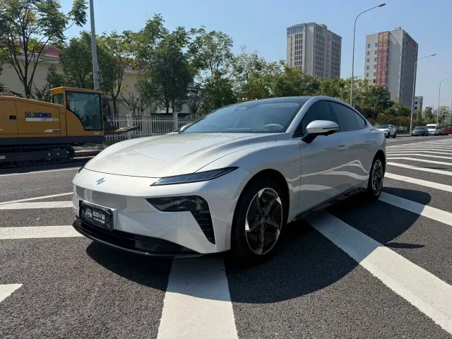 Фотография автомобиля — Dongfeng eπ 007