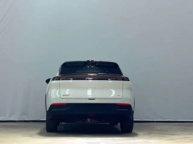 Dongfeng Fengshen L7 — Фото автомобиля 5