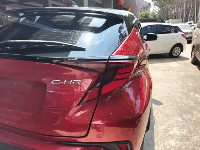 Toyota C-HR — Фото автомобиля 7