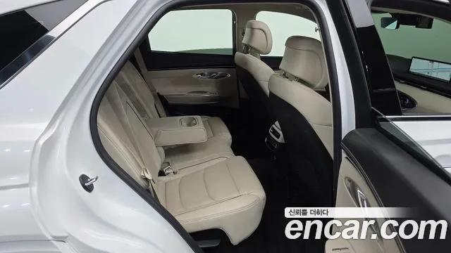 Genesis GV70 — Фото автомобиля 12