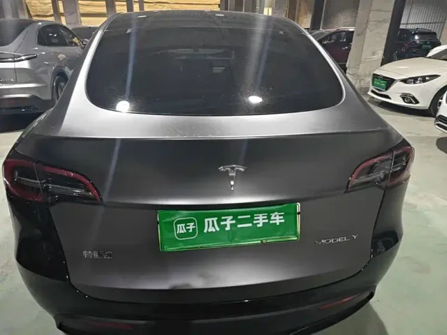 Tesla Model Y — Фото автомобиля 6