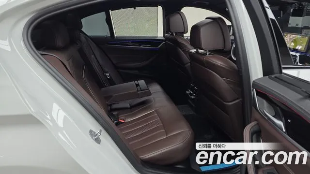 BMW 5 Series G30 — Фото автомобиля 15