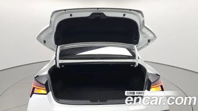 Hyundai AVANTE — Фото автомобиля 30
