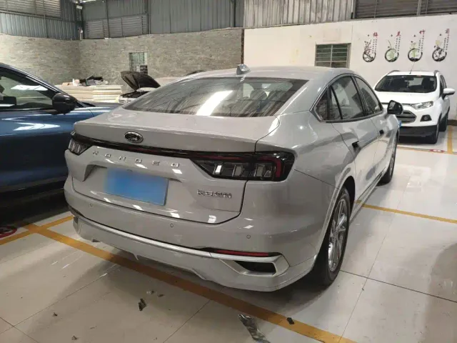 Ford Mondeo — Фото автомобиля 6