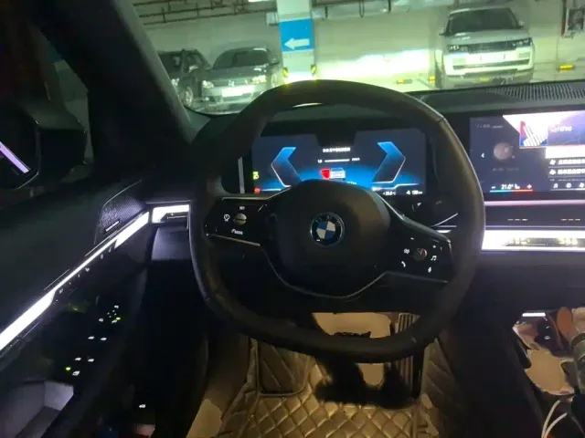 BMW i5 — Фото автомобиля 6