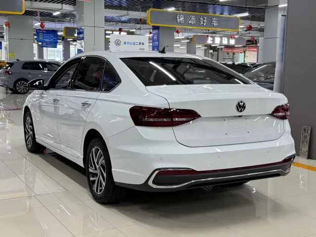 Volkswagen Lavida — Фото автомобиля 6