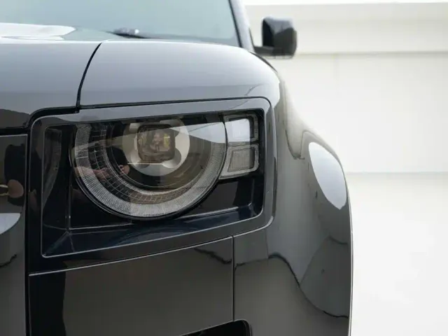 Land Rover Defender — Фото автомобиля 13