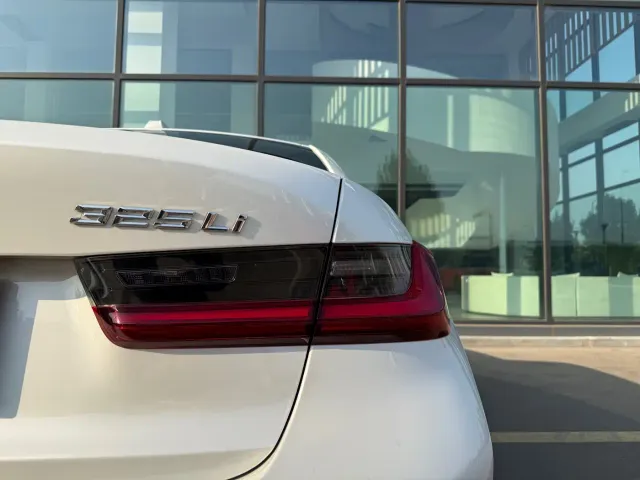 BMW 3 Series — Фото автомобиля 17