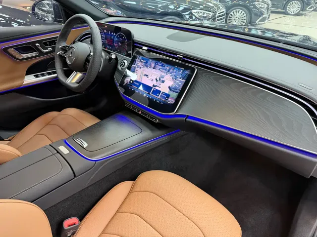 Mercedes-Benz E-Class — Фото автомобиля 14