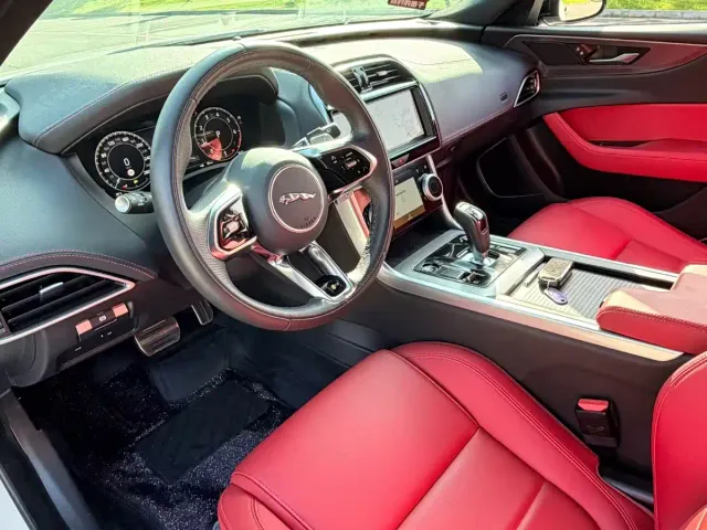 Jaguar XEL — Фото автомобиля 7