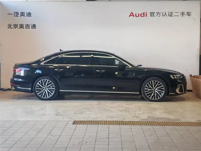 Audi A8 — Фото автомобиля 16