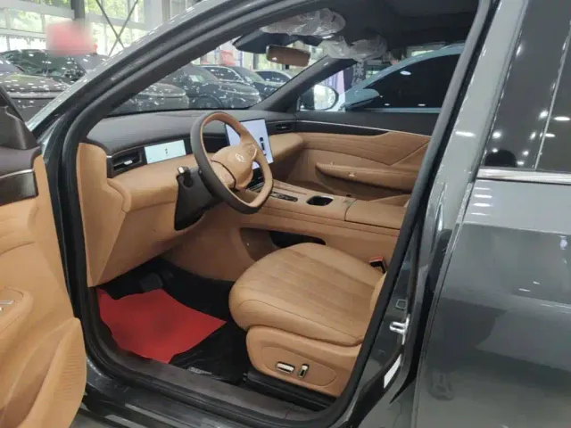 Dongfeng Aeolus L8 — Фото автомобиля 15