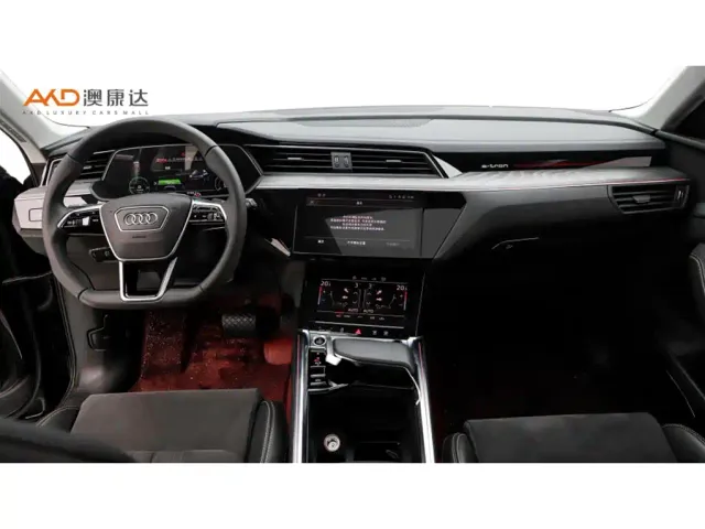 Audi e-tron — Фото автомобиля 5