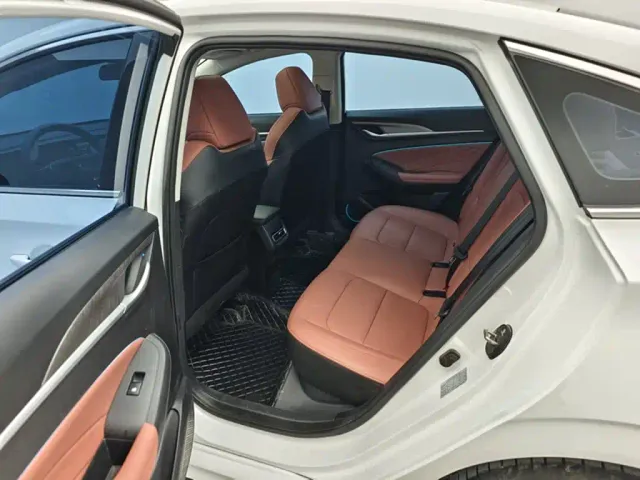 Changan Eado — Фото автомобиля 8