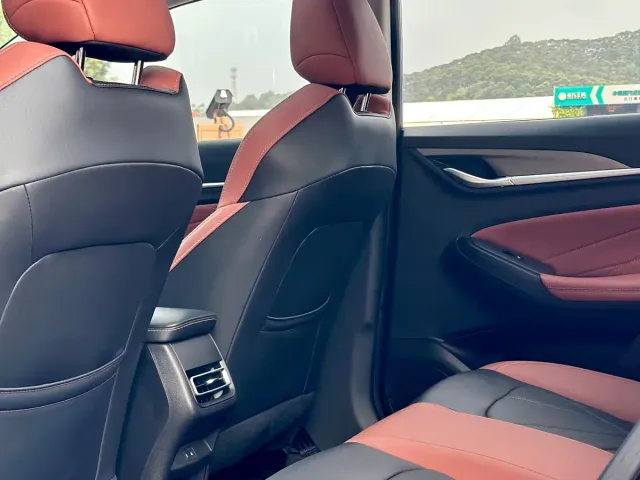 Changan Eado — Фото автомобиля 9
