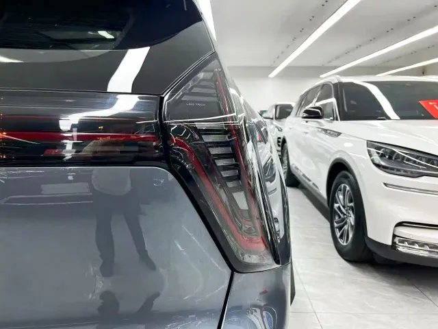 Geely Boyue L — Фото автомобиля 21