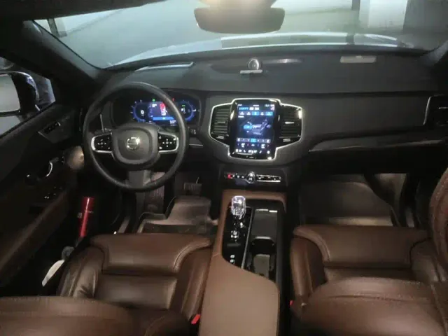 Volvo XC90 — Фото автомобиля 12