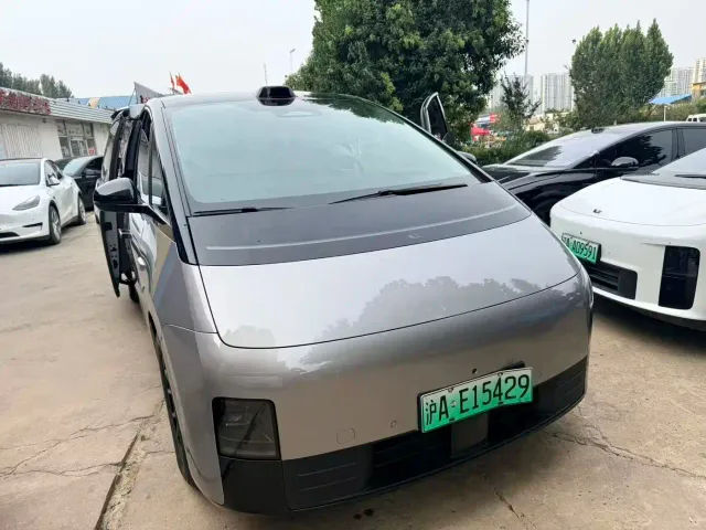 Фотография автомобиля — Li Auto MEGA