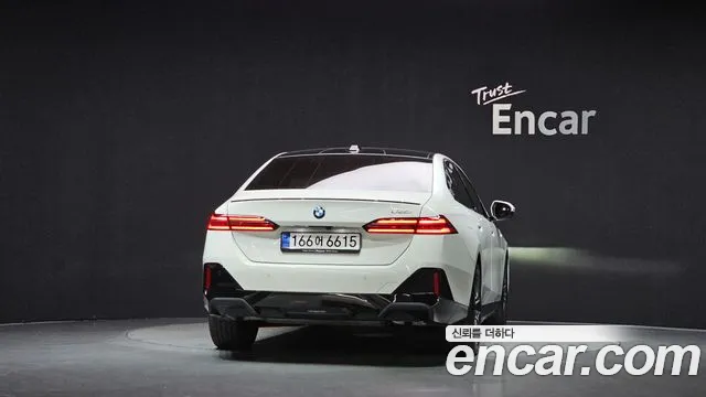 BMW 5 Series G60 — Фото автомобиля 4