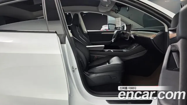 Tesla Model Y — Фото автомобиля 26
