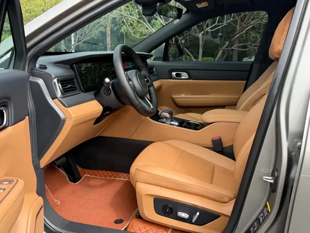Li Auto ONE — Фото автомобиля 8