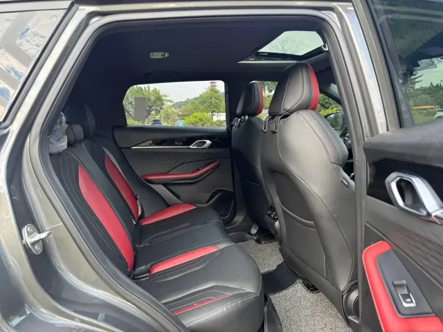 Geely Binyue — Фото автомобиля 13