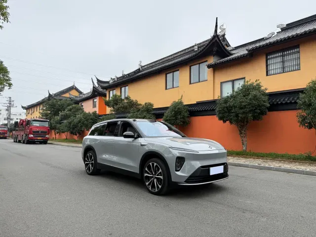 Nio ES8 — Фото автомобиля 3
