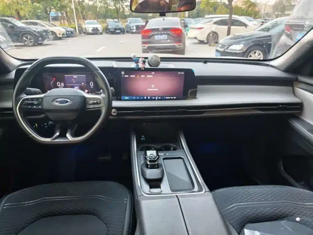 Ford Edge — Фото автомобиля 8