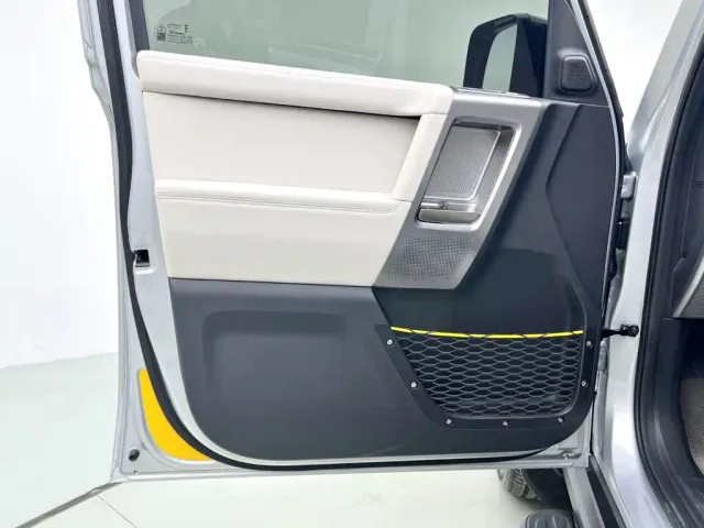 iCAR V23 — Фото автомобиля 11