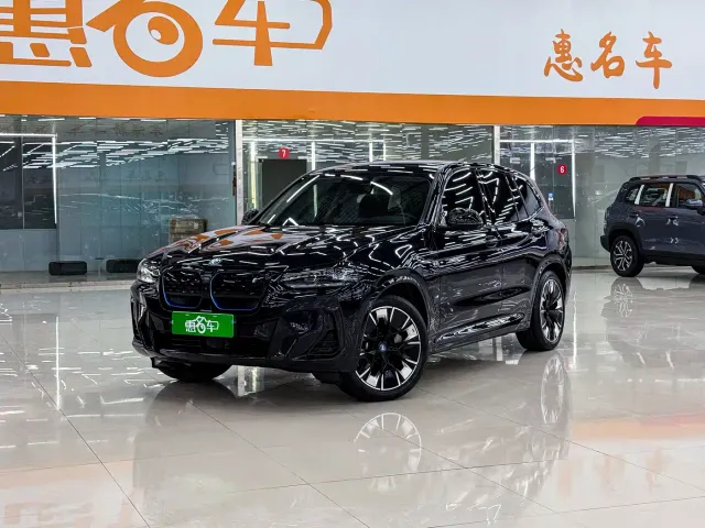 Фотография автомобиля — BMW iX3