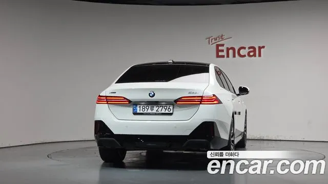 BMW 5 Series G60 — Фото автомобиля 3