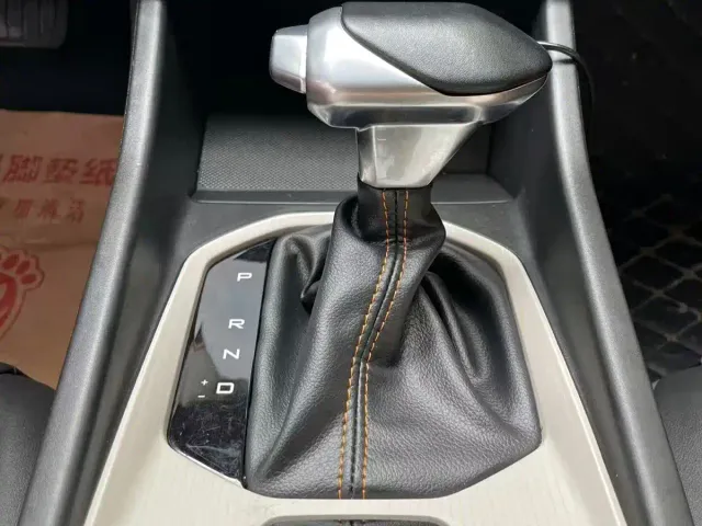 Dongfeng Yixuan — Фото автомобиля 12