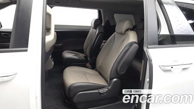 Kia Carnival 4th Gen — Фото автомобиля 16