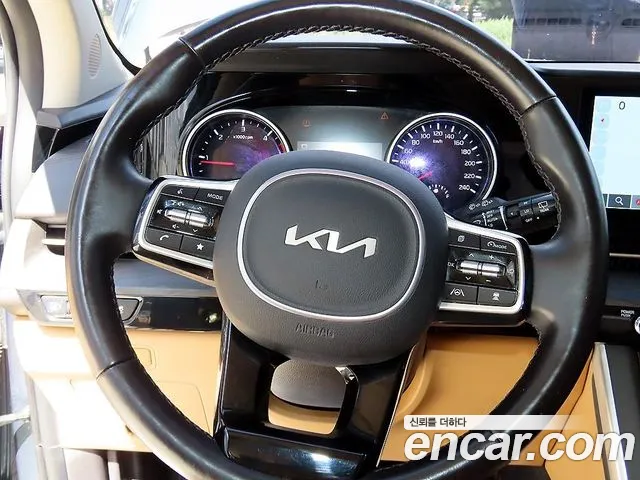 Kia Carnival Generation 4 — Фото автомобиля 9