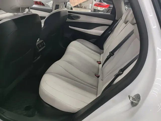 BYD Seal 05 DM-i — Фото автомобиля 16