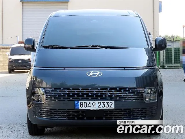 Фотография автомобиля — Hyundai Staria
