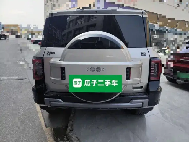 Fang Cheng Bao Leopard 8 2025 Zhiyong Flagship 7-Seater — Фото автомобиля 5