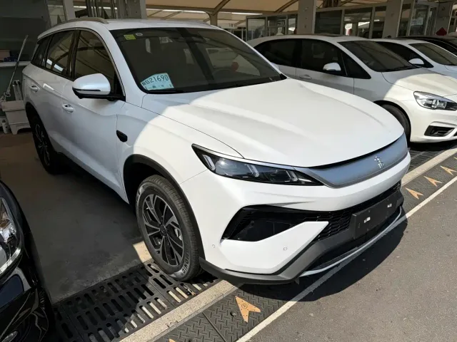 BYD Song Pro — Фото автомобиля 3