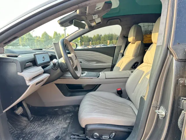 Geely Galaxy Xingyao 8 — Фото автомобиля 4
