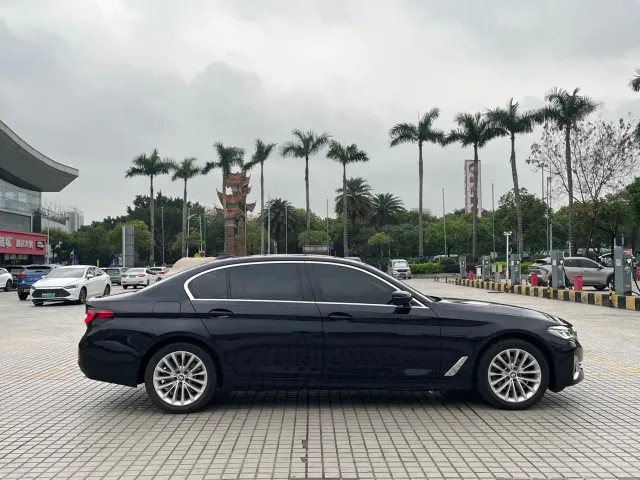 BMW 5 Series — Фото автомобиля 6