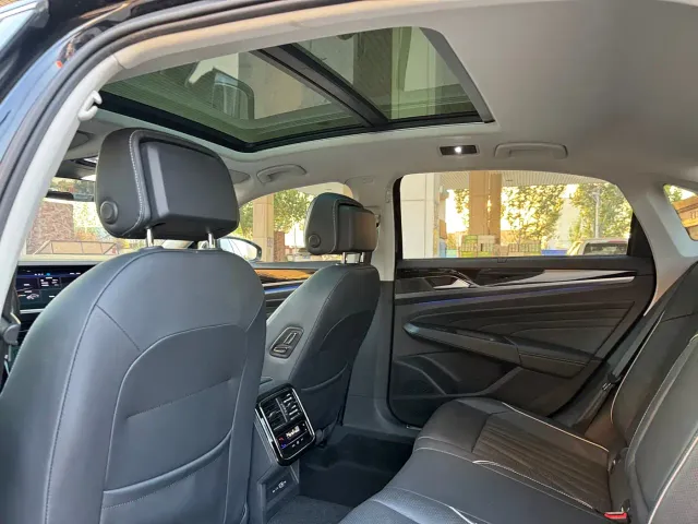 Volkswagen Passat — Фото автомобиля 11