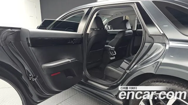 Hyundai Grandeur Grandeur (GN7) 2.5 Бензин 2WD — Фото автомобиля 12
