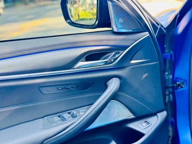 BMW 5 Series — Фото автомобиля 19