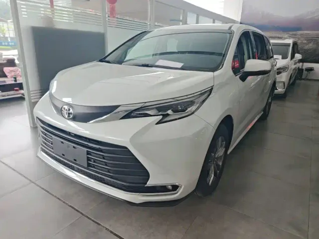 Фотография автомобиля — Toyota Sienna