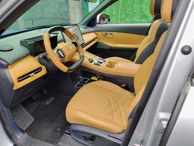 Geely Galaxy Starship 7 EM-i — Фото автомобиля 7